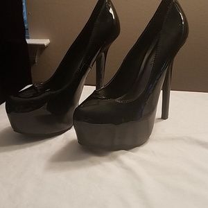 NWOT Black Patent Leather Heels